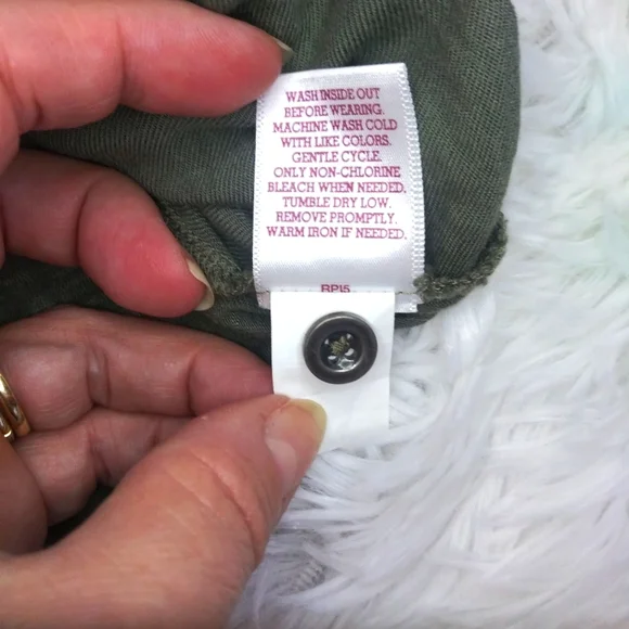 Perfectly Soft/perfectly you L long sleeve olive blouse - Picture 8 of 8